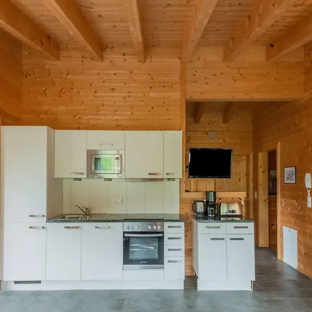 公寓 Spacious In Amidst Mountains